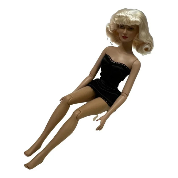 Brenda Starr Fashion Doll Reporter 16 inch Blonde Black Corset Box Effanbee 2004 - Picture 9 of 16